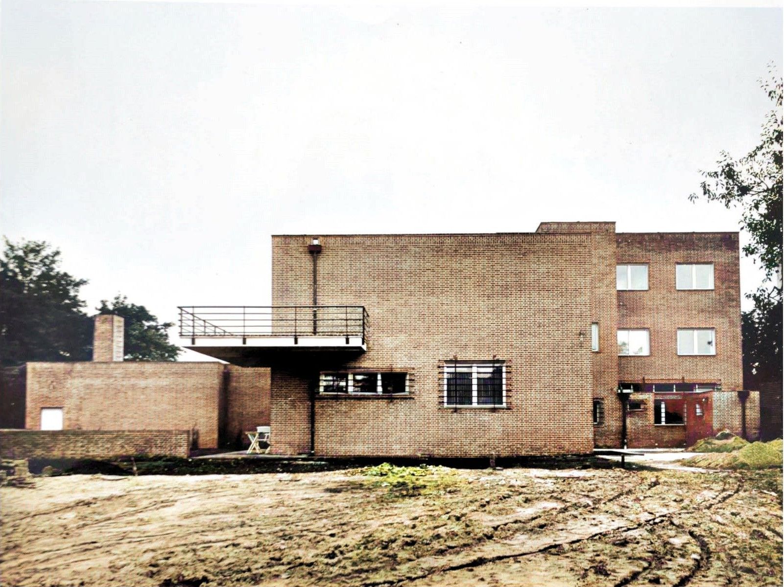 Villa Wolf b mies van der rohe