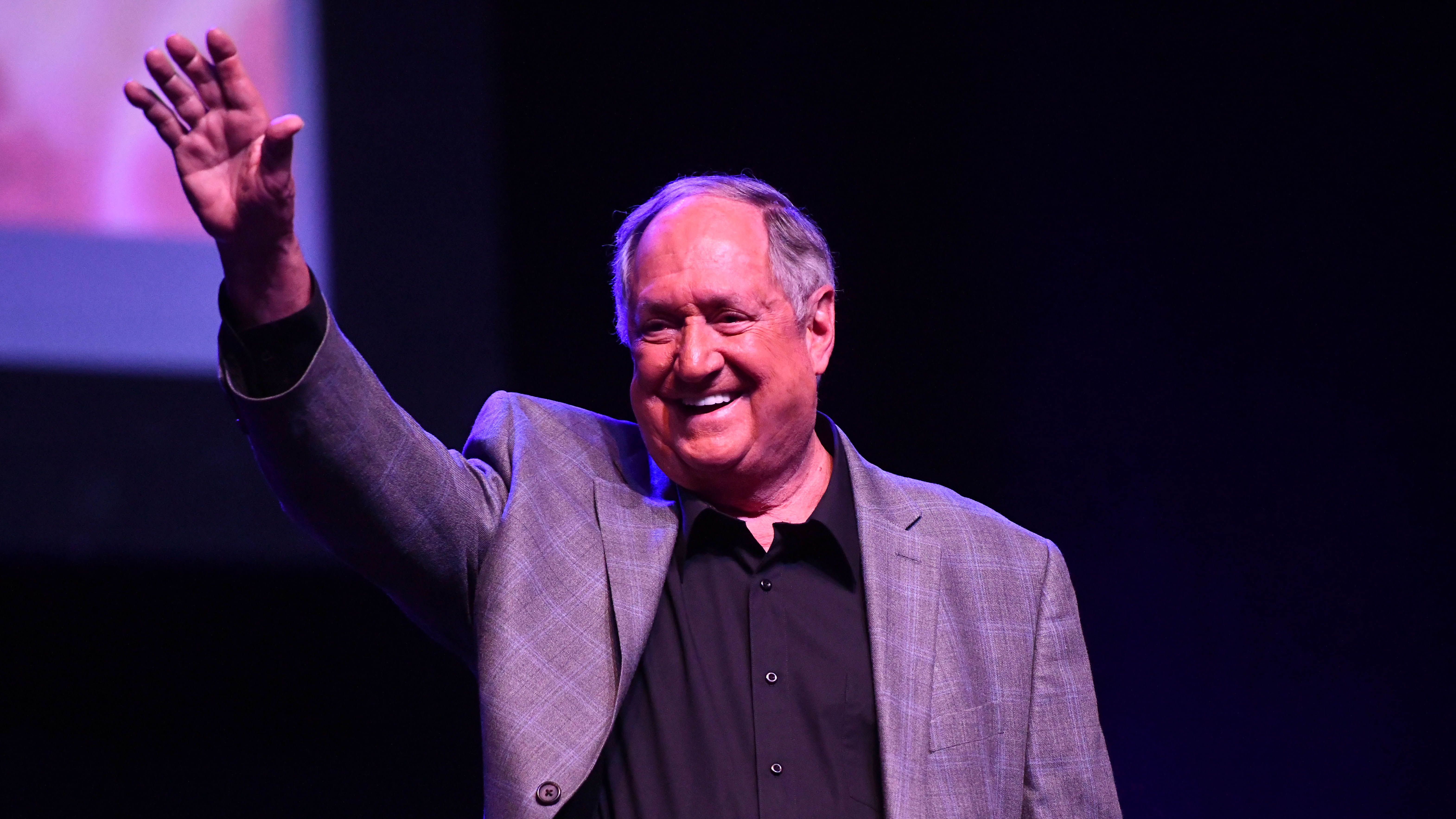 BEVERLY HILLS, CALIFORNIA - APRIL 06: Singer Neil Sedaka performs onstage at Saban Theatre on April 05, 2019 in Beverly Hills, California. (Photo by Scott Dudelson/Getty Images)