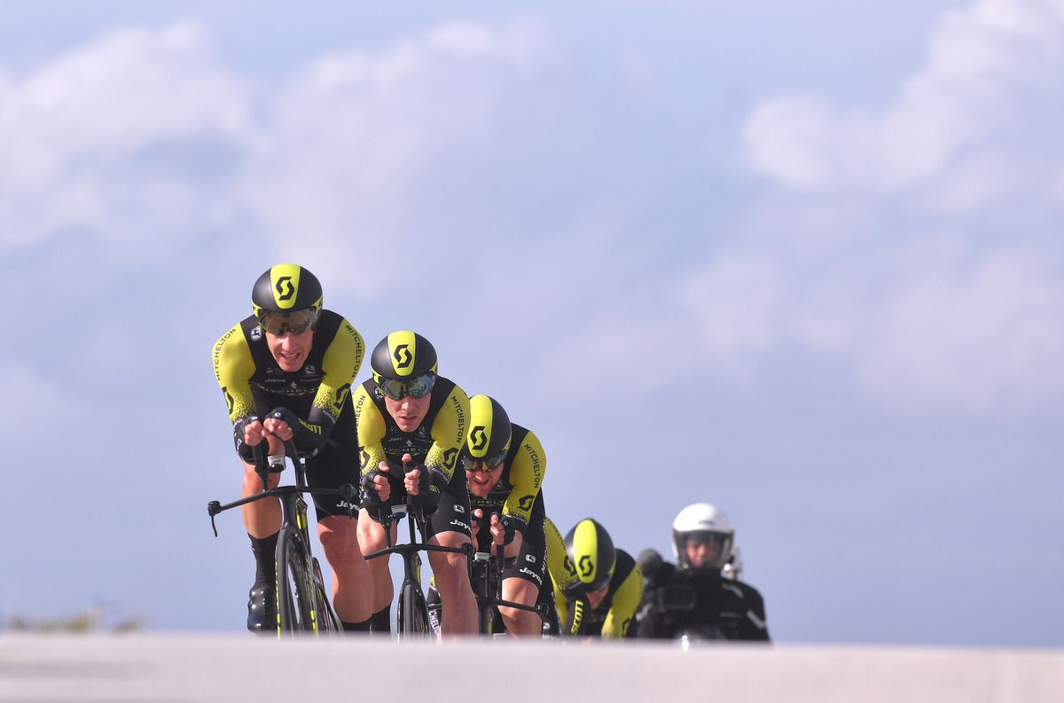 Daryl Impey leading Mitchelton-Scott over a small crest