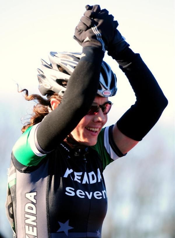 Mary McConneloug (Kenda-Seven-No Tubes) taking the victory