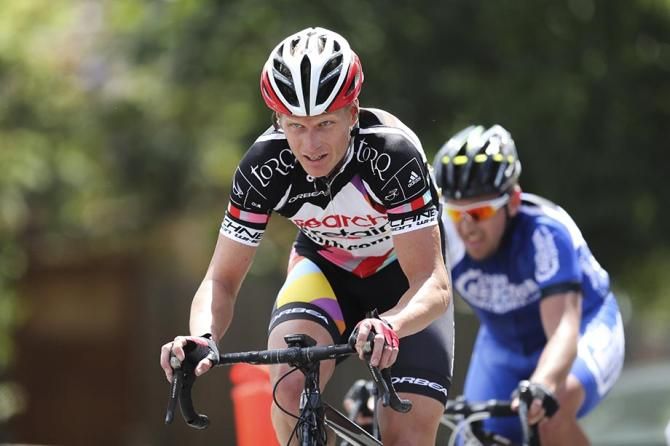 Stuart Shaw in action at the Williamstown Criterium.