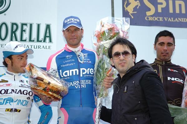 Alessandro Petacchi (Lampre) gets the goods for his stage win.