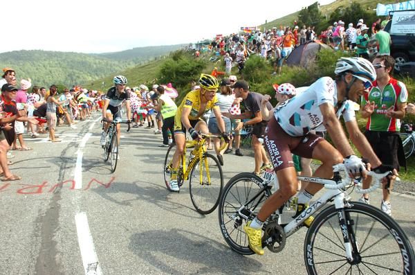 Thomas Voeckler (Europcar) hangs tough on Plateau de Beille