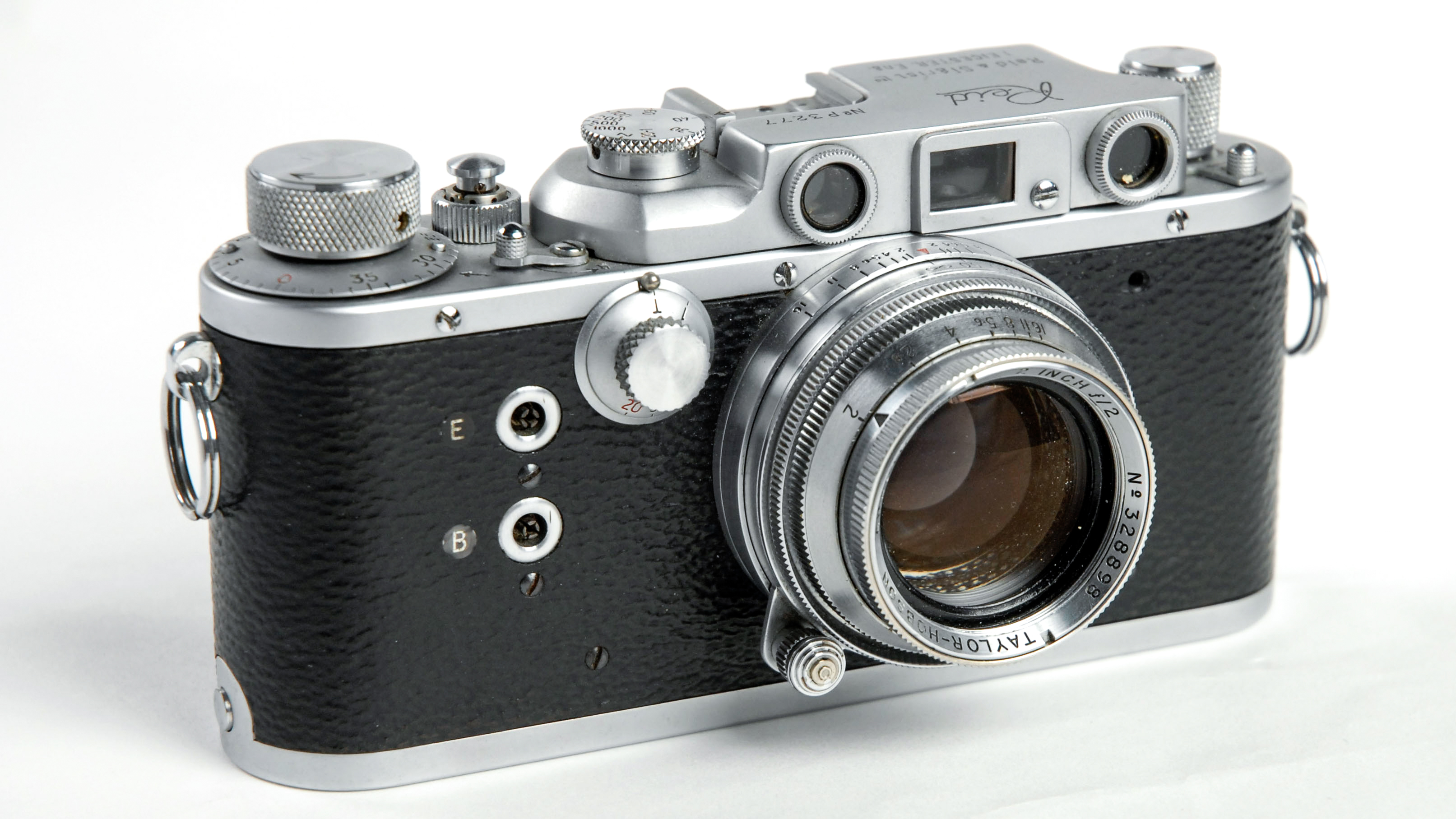 Viewfinder camera made by Reid &amp;amp; Sigrist Ltd, Leicester, fitted with a Taylor-Hobson Ananstigmat lens F:2" f/2-16.