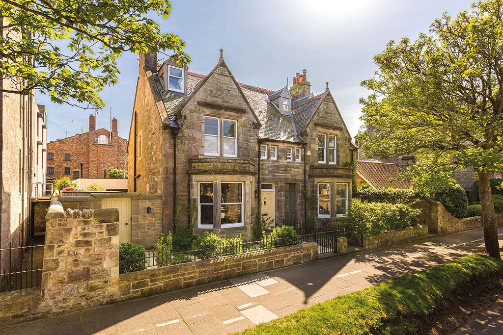 Houses for sale with barbecues: The Scores, St. Andrews, Fife
