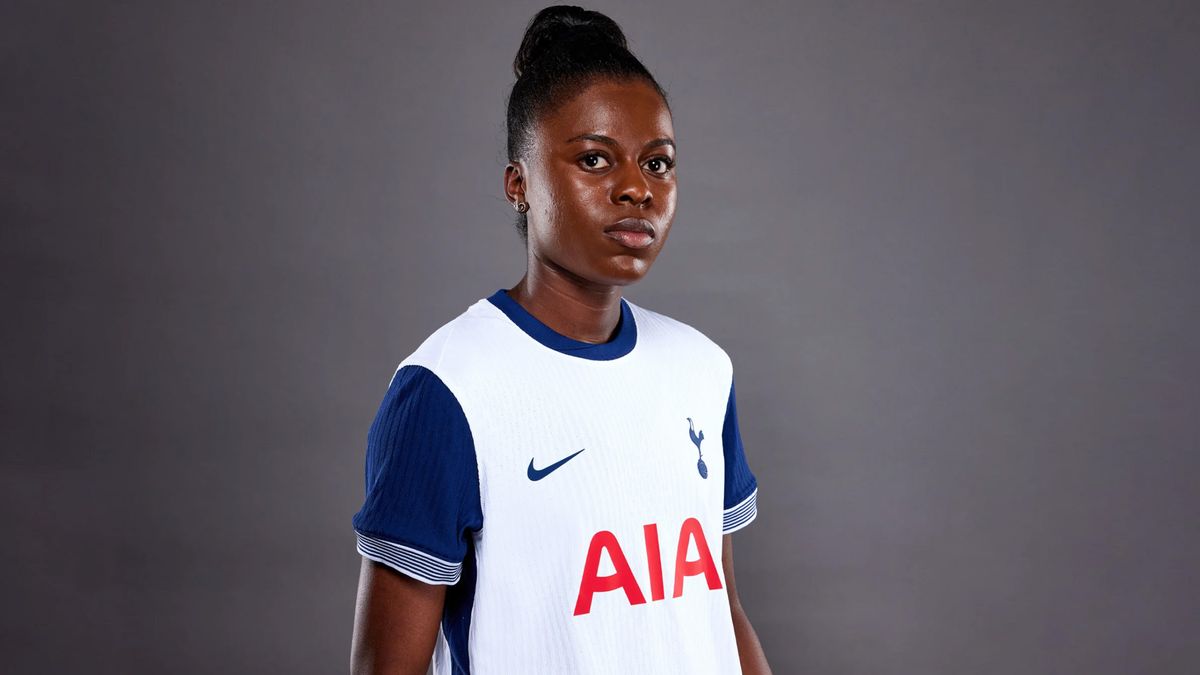 Nike Tottenham 2024/25 home kit