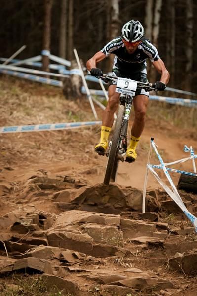 Manuel Fumic (Cannondale Factory Racing) flies over the rocks