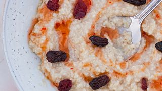 Porridge with dried fruit