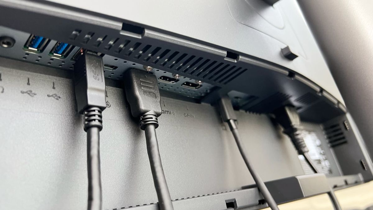 Benq PD2725U p&aring; skrivbord
