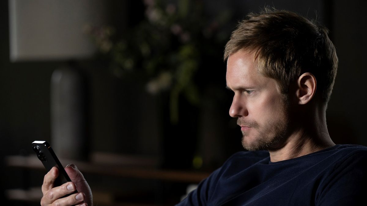 Alexander Skarsgard in Succession season 4