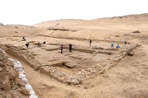 Two 4,500-Year-Old Homes Found Near Giza Pyramids | Live Science