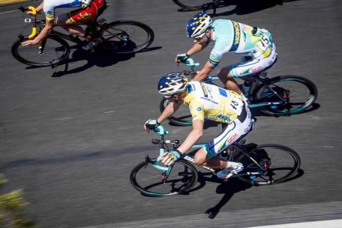 Lieuwe Westra (Vaconsoleil-DCM) gets a flat on the descent.