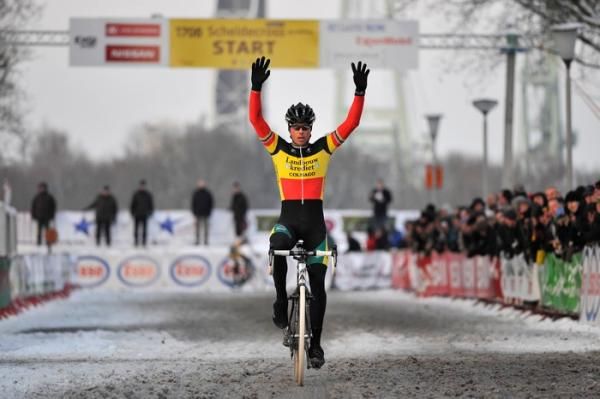 Sven Nys (Landbouwkrediet-Colnago) earned his sixth win of the season.