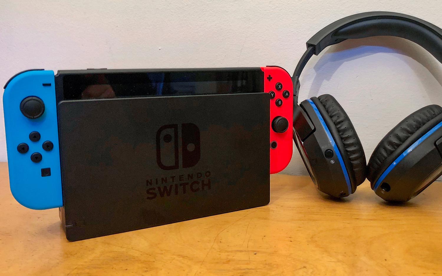 is there a headset for nintendo switch