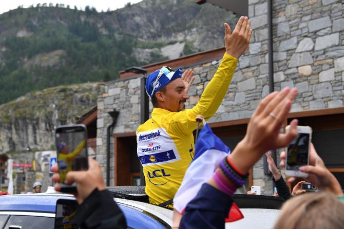 Julian Alaphilippe waves to fans in Val d'Isère