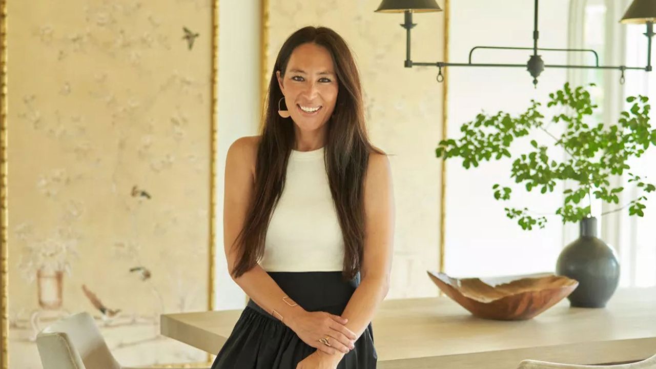 Joanna Gaines in Fixer Upper episode