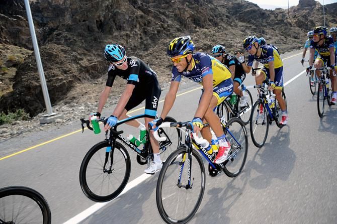 Chris Froome (Sky) chats with Alberto Contador (Team Saxo-Tinkoff)