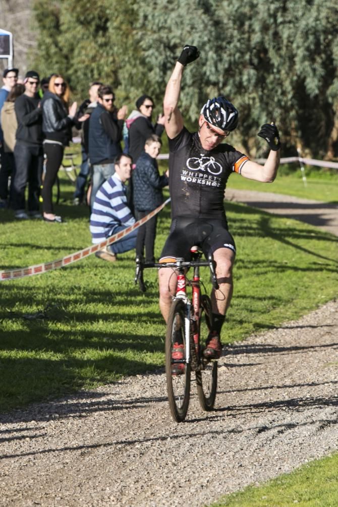 Chris Jongewaard wins the men's 2014 Australian national Cyclo-cross title