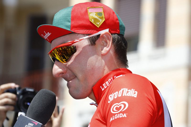 Red jersey holder Elia Viviani (Team Sky)