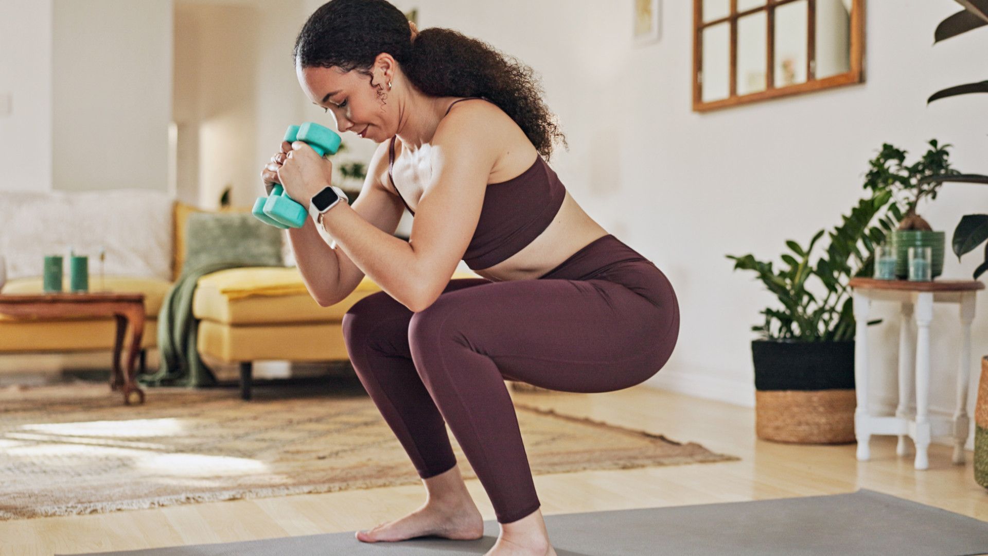 You only need two dumbbells and this 30-minute workout to grow your glutes at home | T3