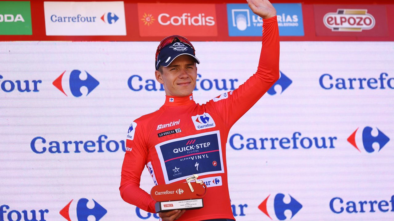 Belgian Remco Evenepoel of Quick-Step Alpha Vinyl pictured on the podium after stage 17 of the 2022 edition of the &#039;Vuelta a Espana&#039;,