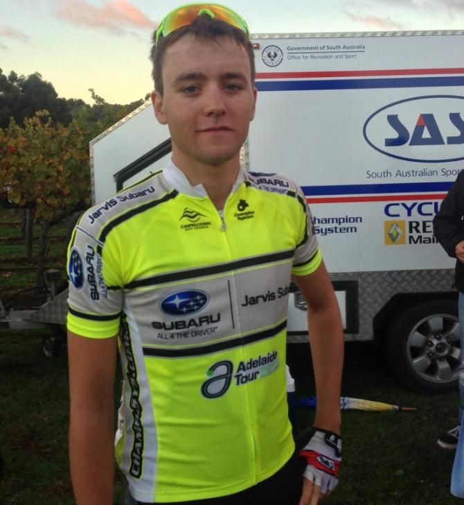 Harry Carpenter (Euride Racing) relinquished the yellow jersey to teammate George Tansley