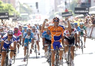 Oscar Freire (Rabobank) takes the win on stage 11.