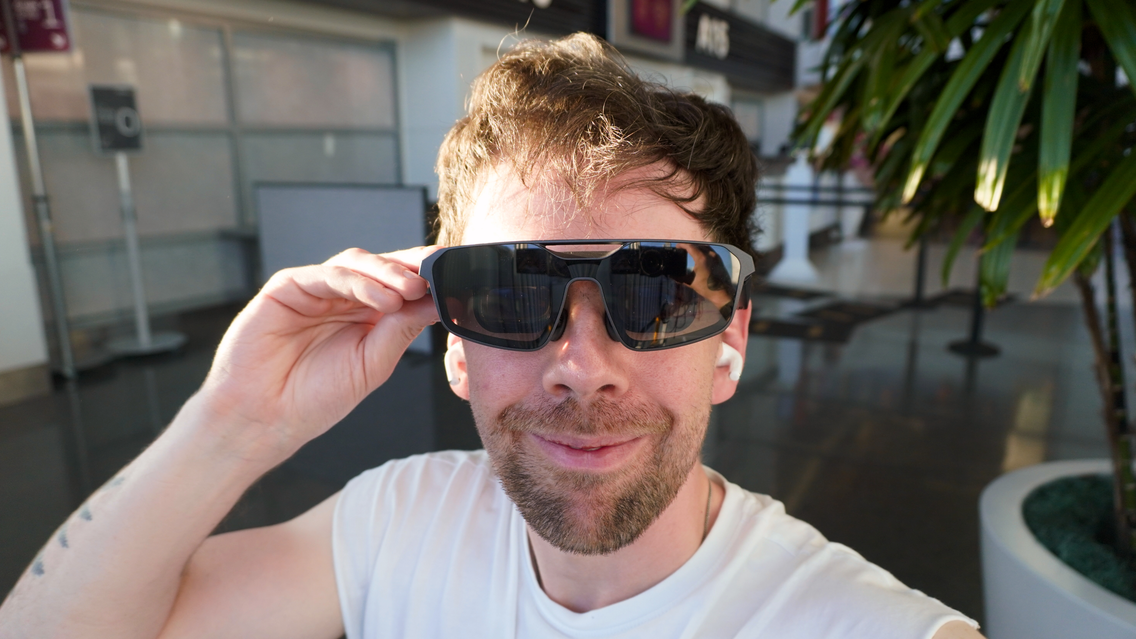 Asus ROG Xreal R1 AR Glasses
