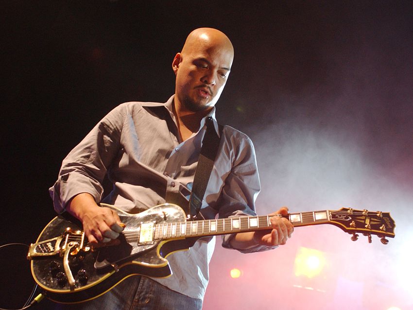 Joey Santiago onstage in 2004
