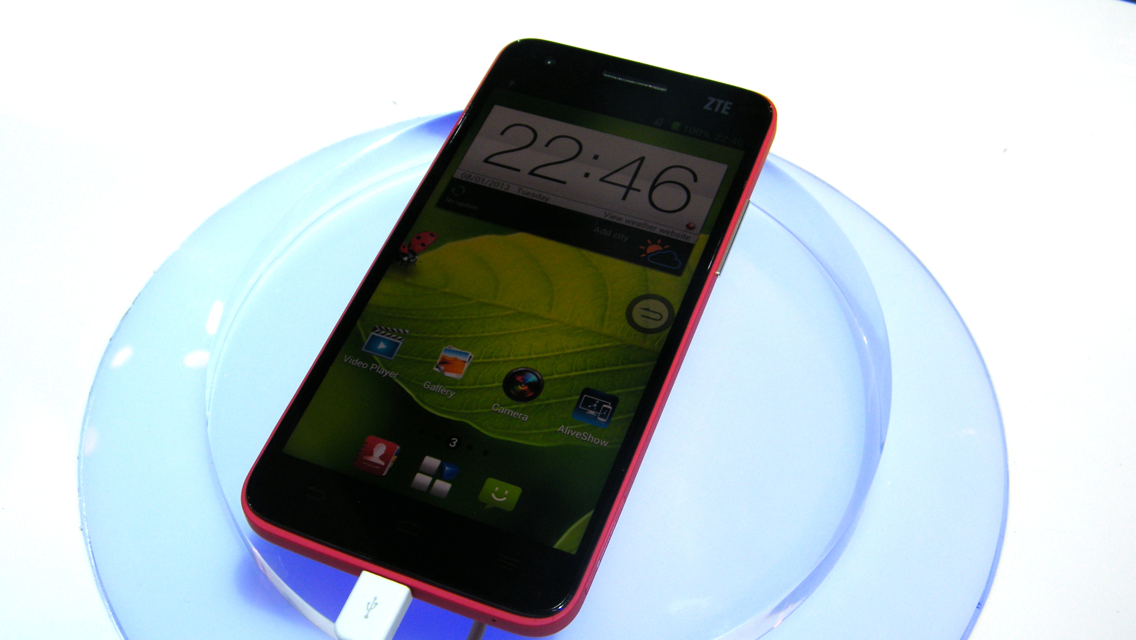 Xperia z vs Ascend D2 vs ZTE Grand S