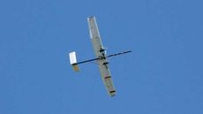 The rotors on the kite's wings produce thrust in low wind and energy in high wind.