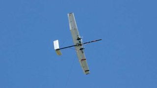 The rotors on the kite's wings produce thrust in low wind and energy in high wind.