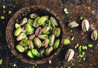 Pistachio nuts, one example of foods which are aphrodisiacs