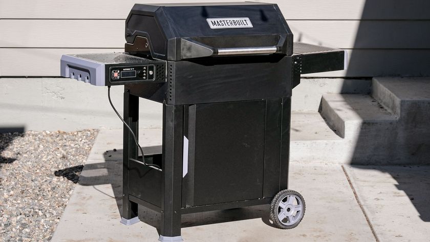 Masterbuilt AutoIgnite Series 545 Digital Charcoal Grill and Smoker 