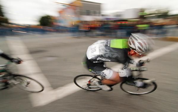 Justin Kerr (H&amp;R Block) would finish in 3rd place.