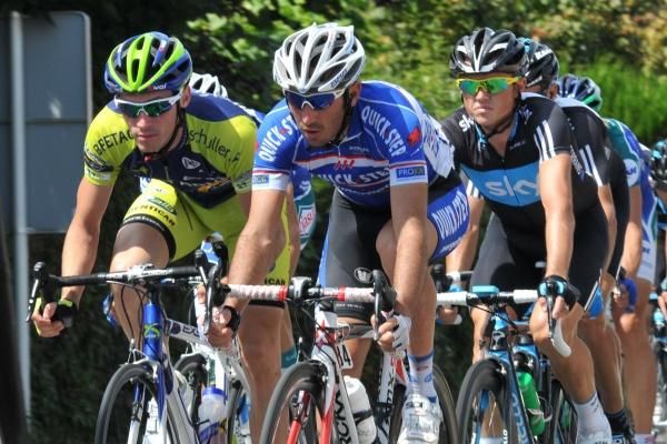 Florian Vachon (Bretagne - Schuller), J&eacute;r&ocirc;me Pineau (Quick Step) and Simon Gerrans (Sky).