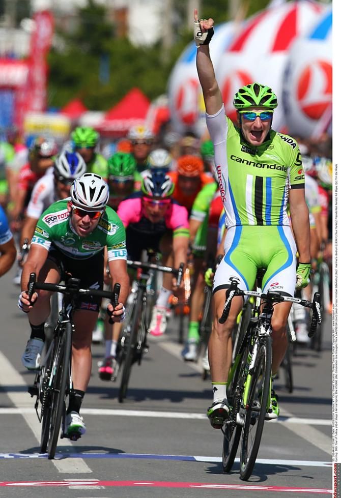 Elia Viviani wins stage 5 in Turkey