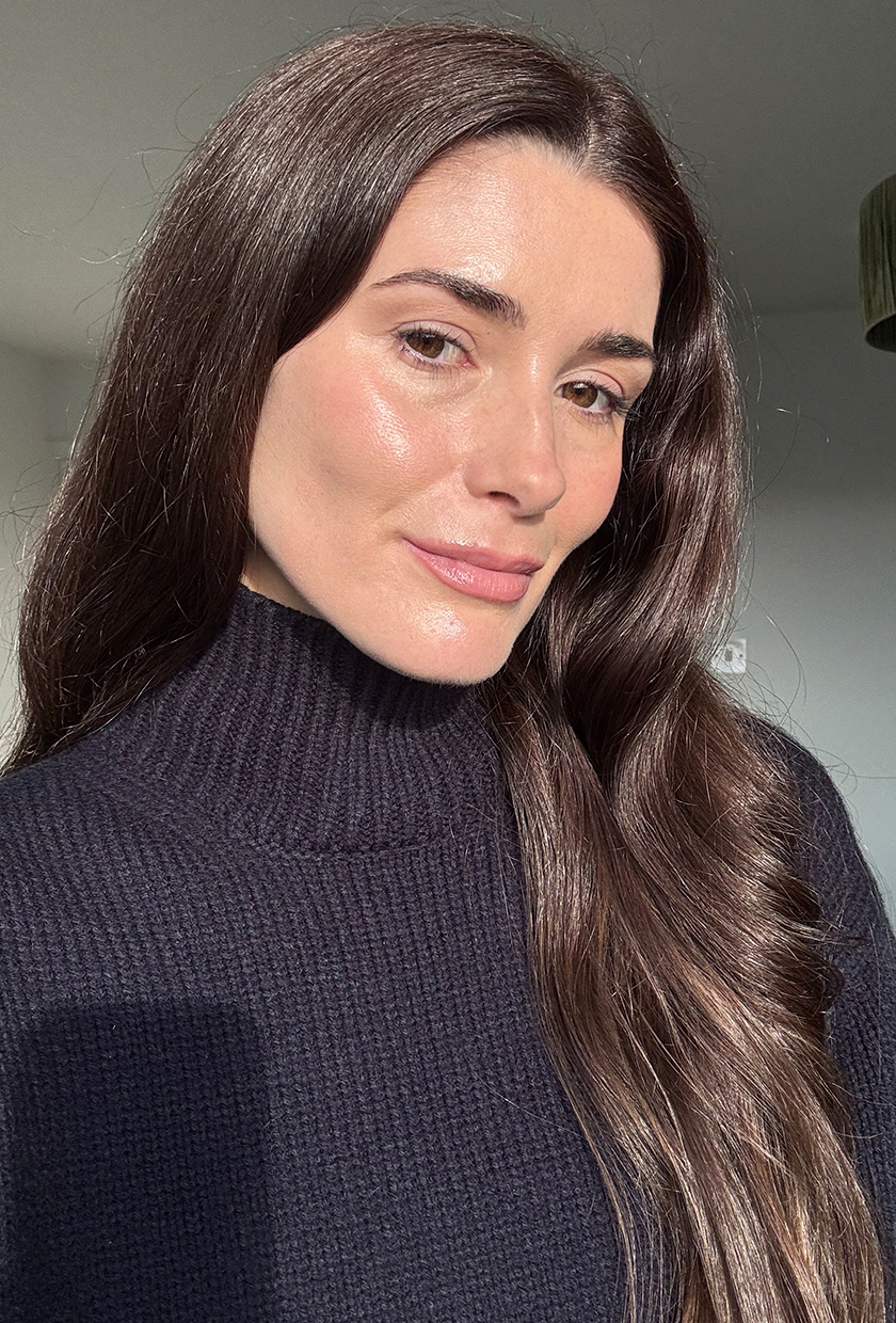 Eleanor wearing Hourglass Illusion Luminous Glow Foundation in shade 6