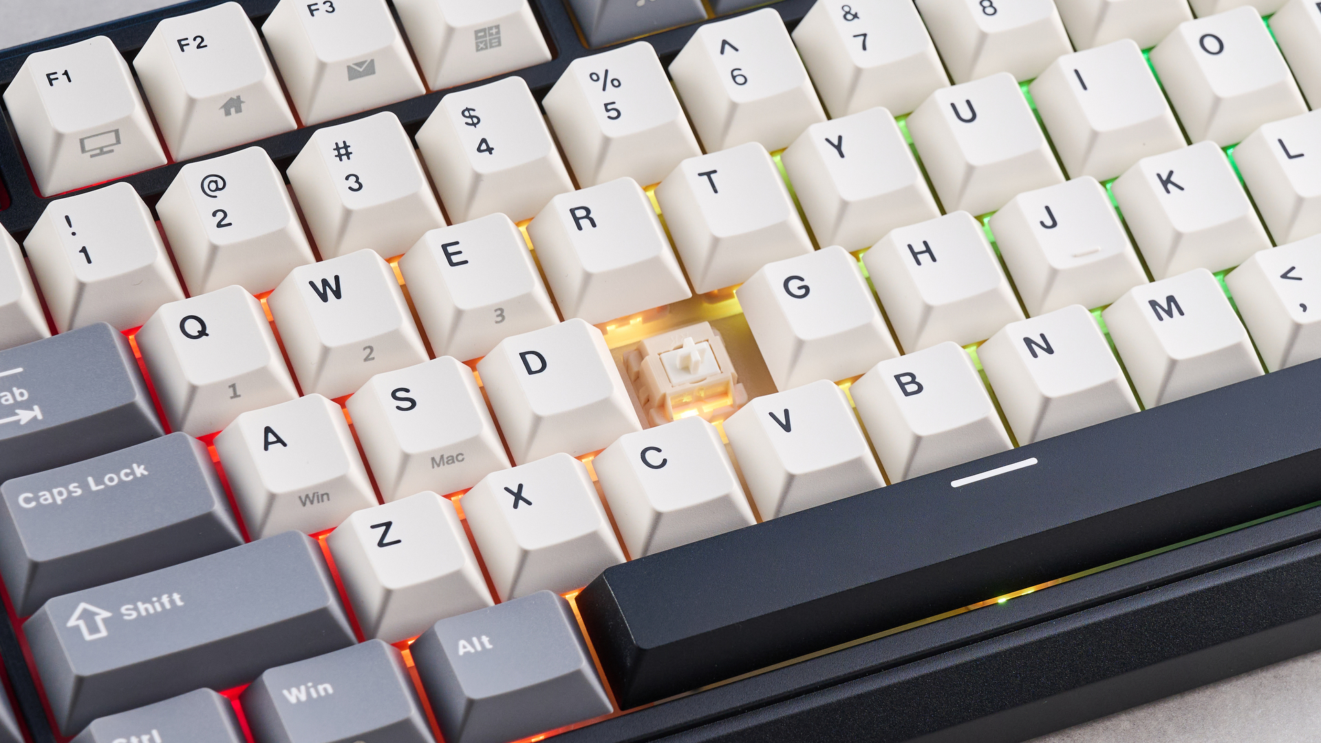 Royal Kludge L75 mechanical keyboard in black