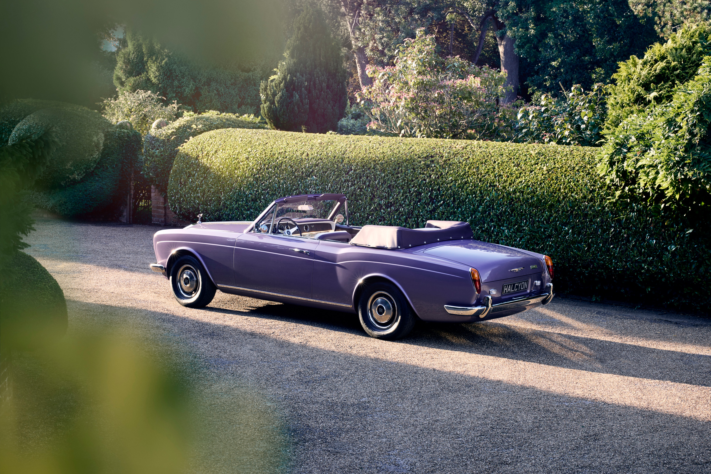 Halcyon retools the Rolls-Royce Corniche as an EV, figure 2