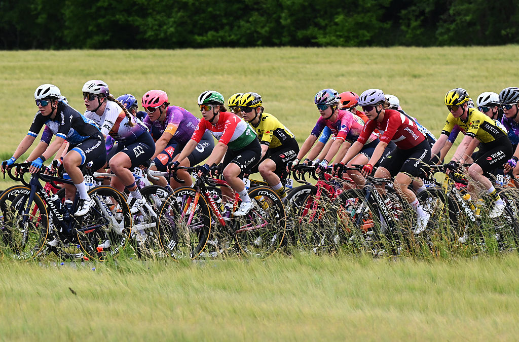 The peloton racing at the Copenhagen Sprint