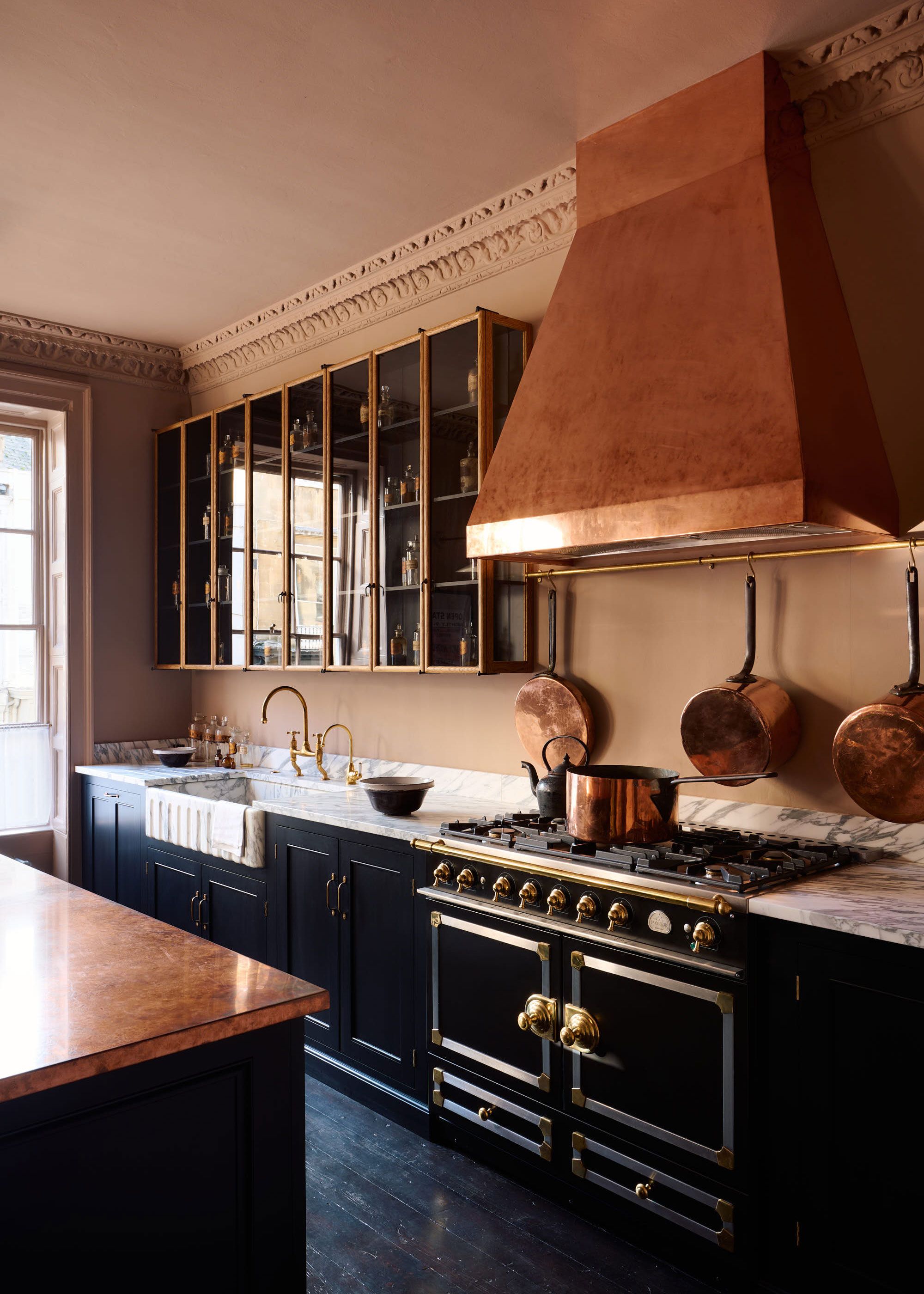 7 Traditional Kitchen Features That Are Making A Comeback In 2026 — Experts Are Saying 'the Older, the Better'