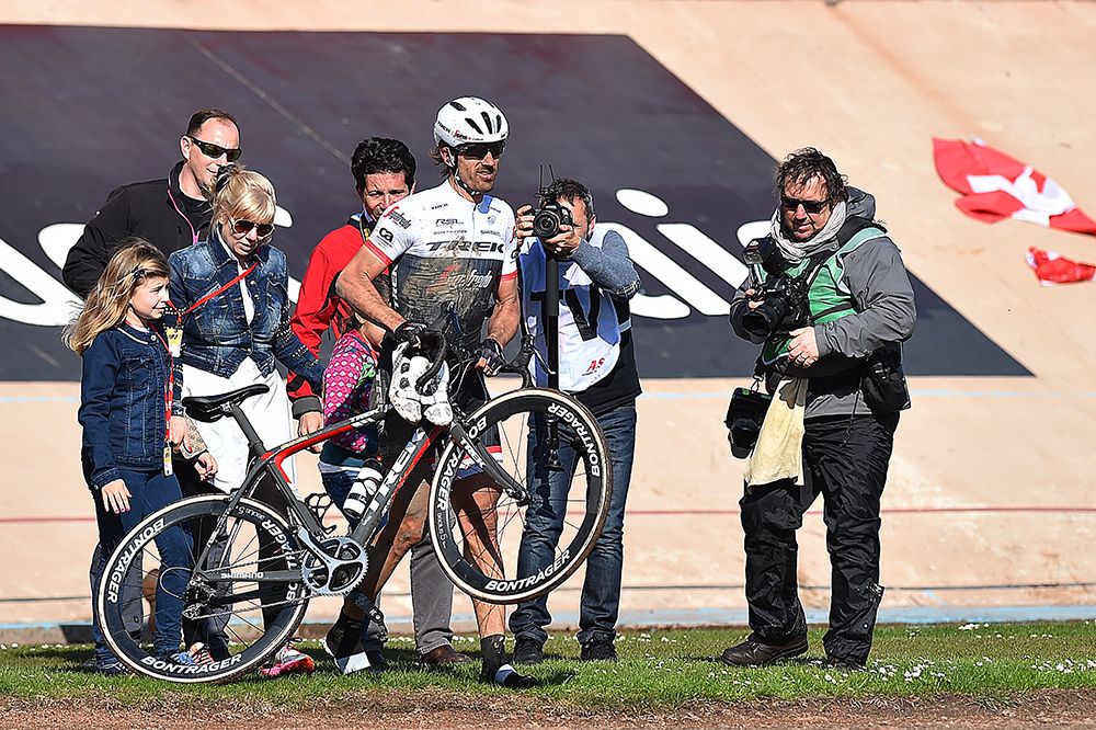Fabian Cancellara with his family inside the velodrom