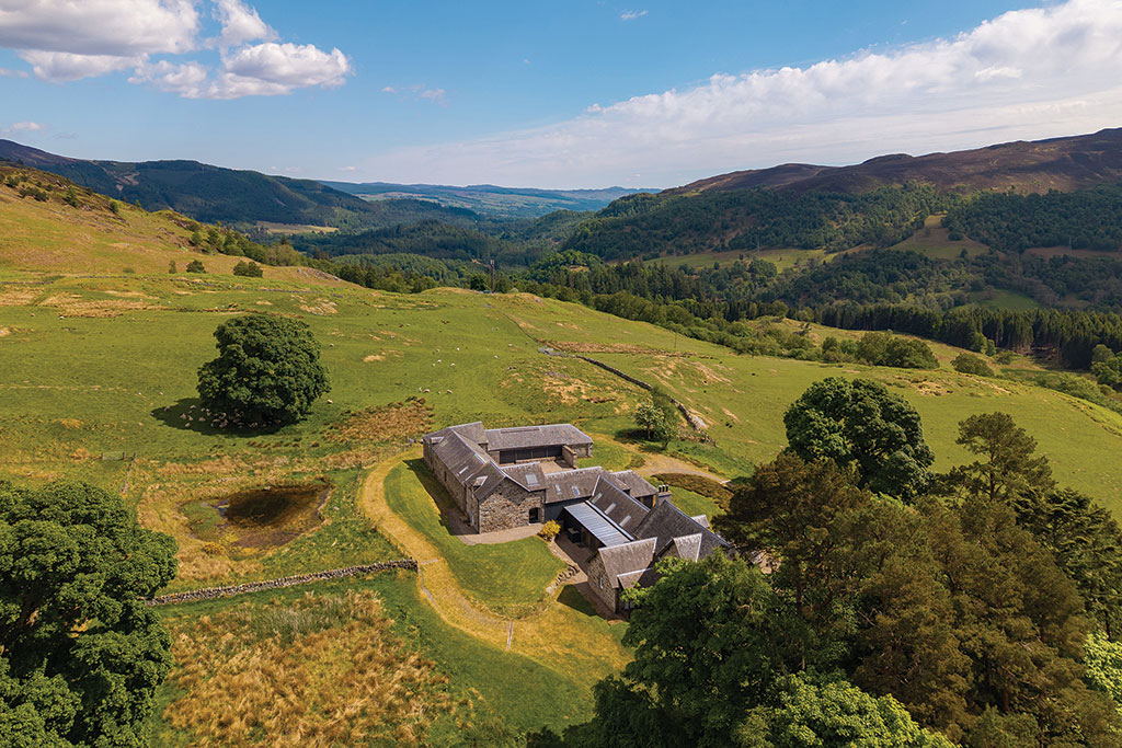 Property for sale with mountain view: Mains of Bonskeid, Pitlochry, Perthshire