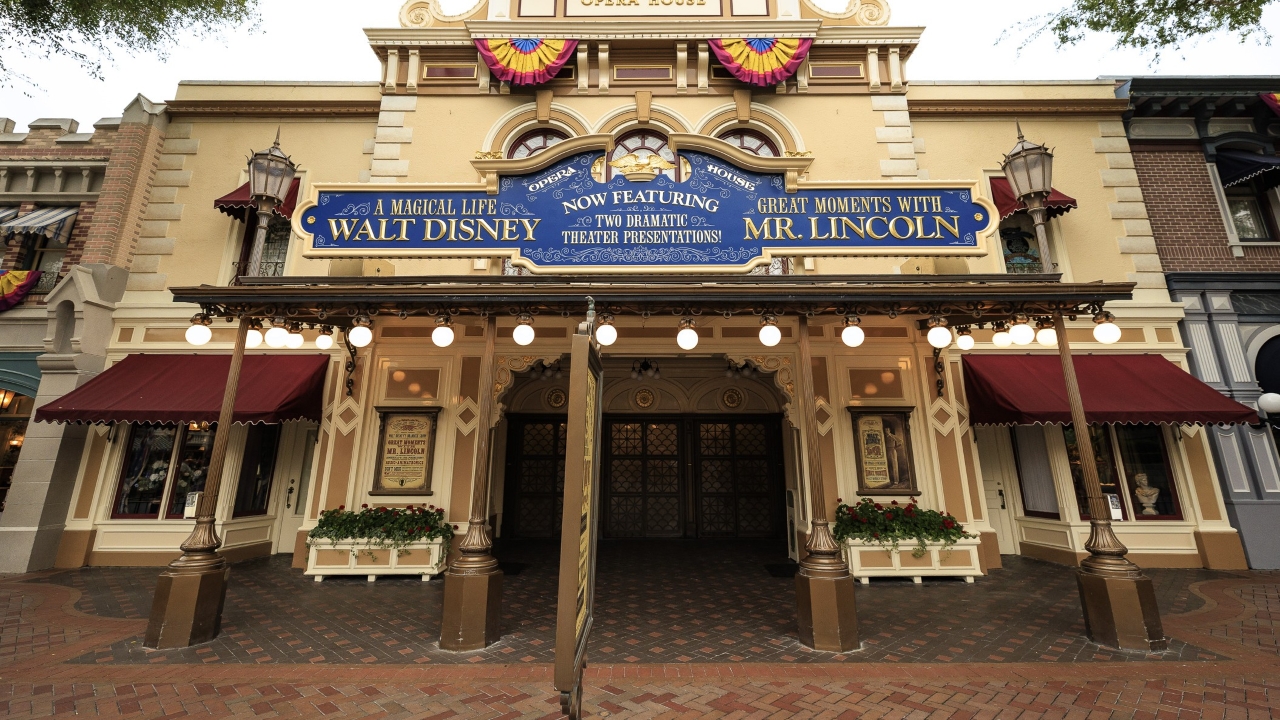 Exterior Disneyland Opera House