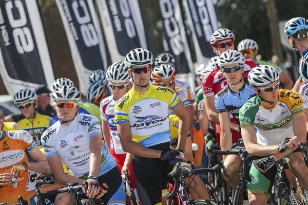 Yellow jersey Luke Davison (Team Budget Forklifts) gets ready to race in Swan Hill