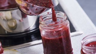 how to sterilise jars and bottles