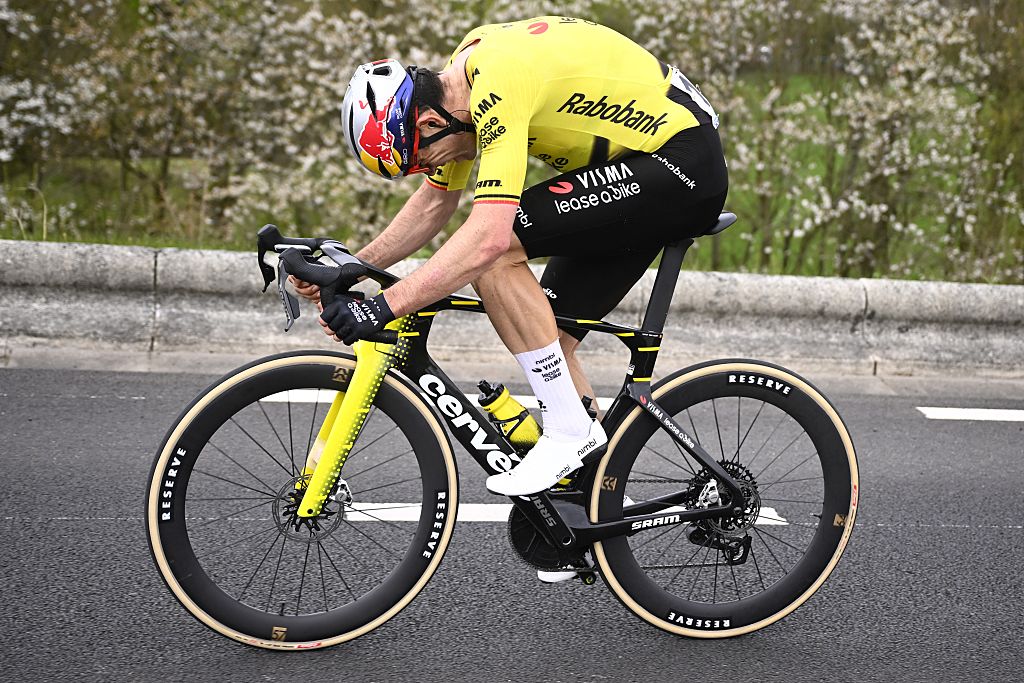 2026 Dwars door Vlaanderen: Wout van Aert en route to a near-miss for the ages