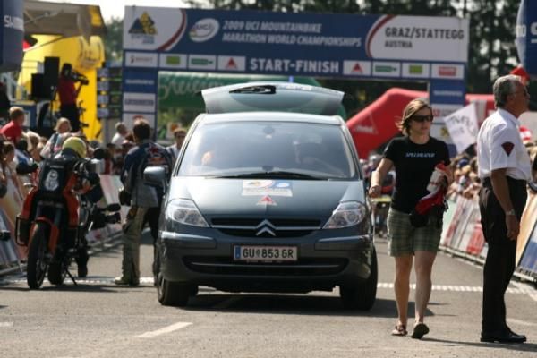 Soigneur Claire Rushworth