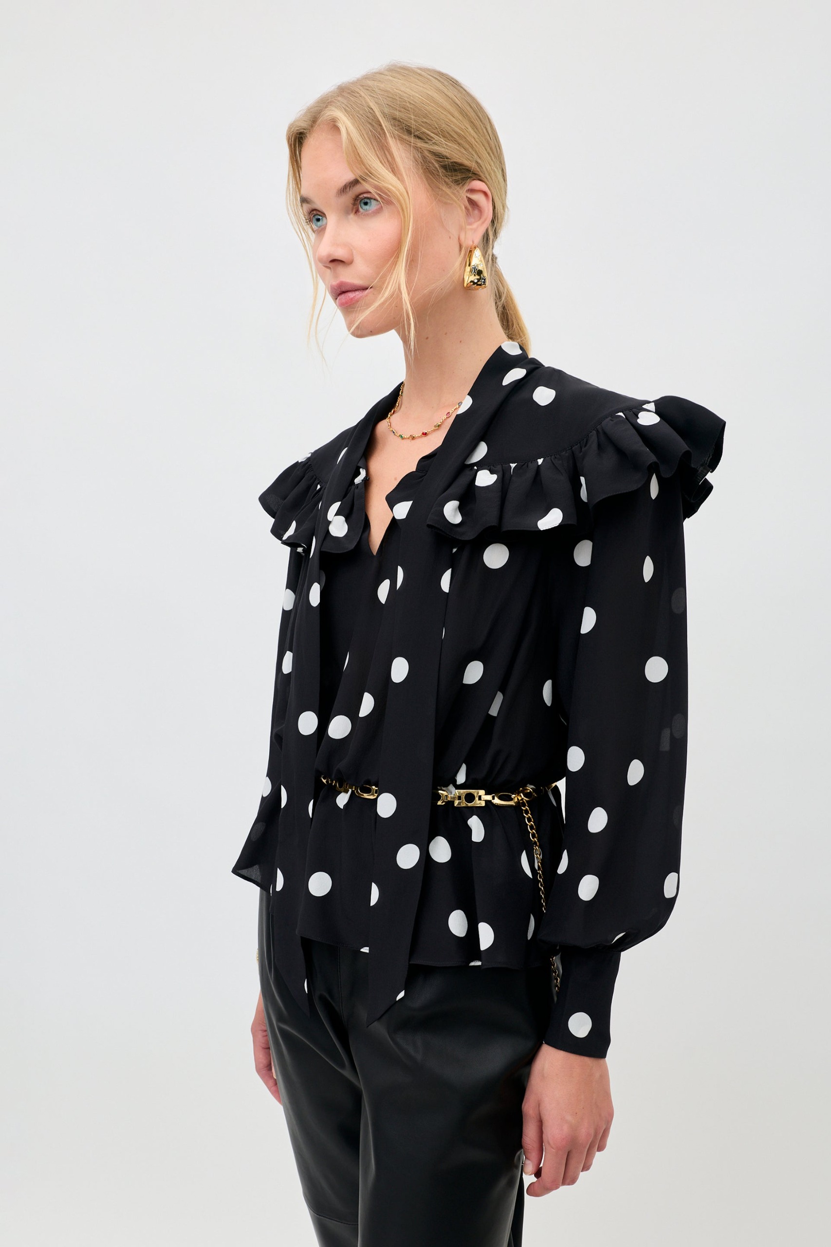 Perlia Silk Top in Cosmos Spot Black